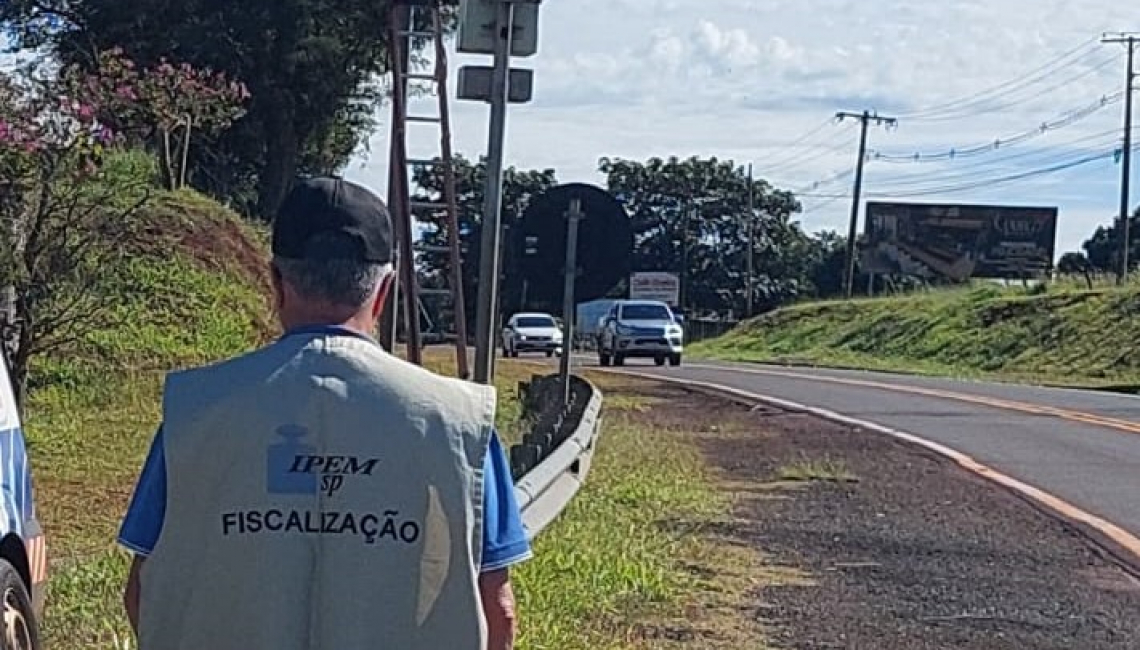 Em Santa Cruz do Rio Pardo, Ipem-SP verifica radar na rodovia SPA007/327